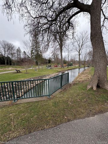 138 N Holcomb Road, Village Of Clarkston, MI 48346