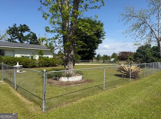 27 Park Lane, Hazlehurst, GA 31539