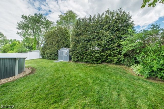 12 Brearly Cres, Mount Olive Twp., NJ 07836