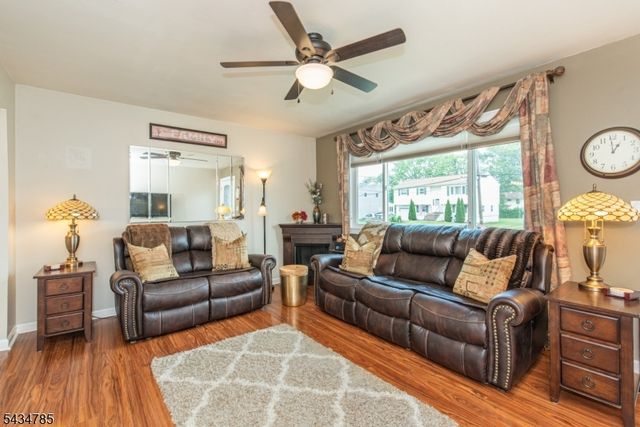 12 Brearly Cres, Mount Olive Twp., NJ 07836