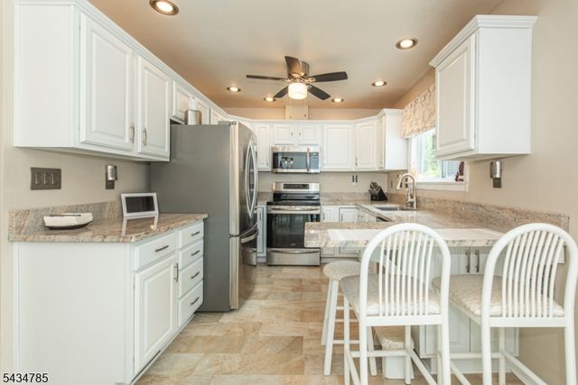 12 Brearly Cres, Mount Olive Twp., NJ 07836