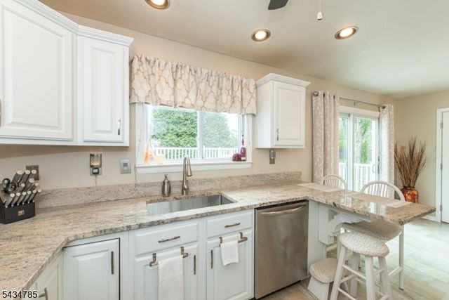 12 Brearly Cres, Mount Olive Twp., NJ 07836