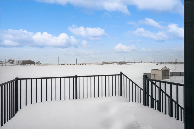 827 Indigo Drive, Palo, IA 52324