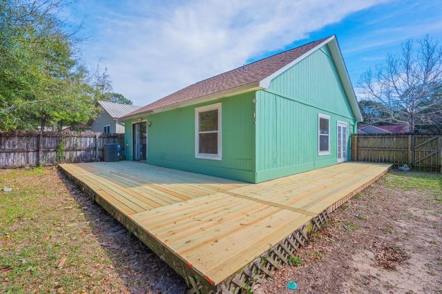 204 Mckinley Street, Niceville, FL 32578