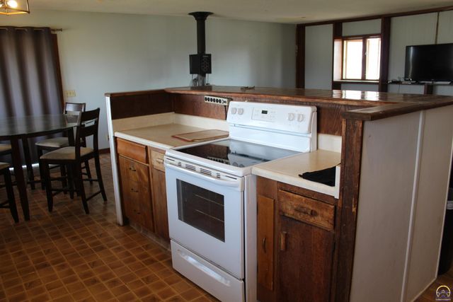 27314 S Indian Hills RD, Osage City, KS 66523