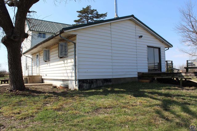 27314 S Indian Hills RD, Osage City, KS 66523