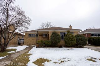 18062 Ash Avenue, Eastpointe, MI 48021