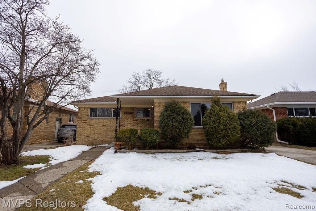 18062 Ash Avenue, Eastpointe, MI 48021