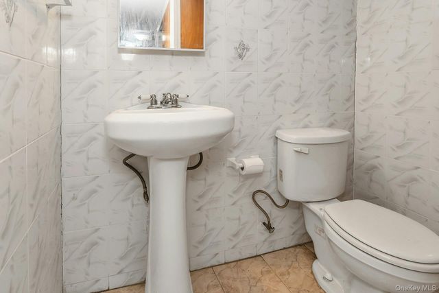 148-28 87th Avenue, Briarwood, NY 11435