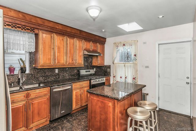 148-28 87th Avenue, Briarwood, NY 11435