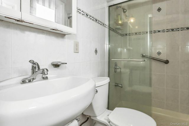 148-28 87th Avenue, Briarwood, NY 11435