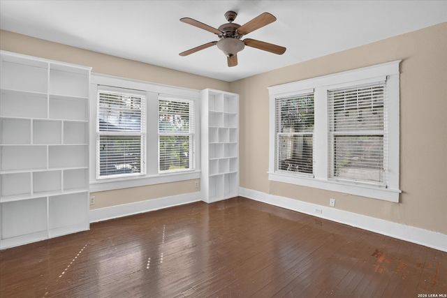 1039 W RUSSELL PL, San Antonio, TX 78212
