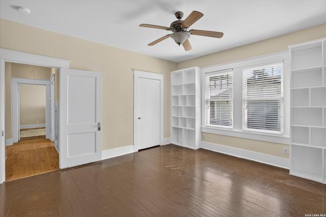 1039 W RUSSELL PL, San Antonio, TX 78212