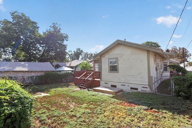 1039 W RUSSELL PL, San Antonio, TX 78212