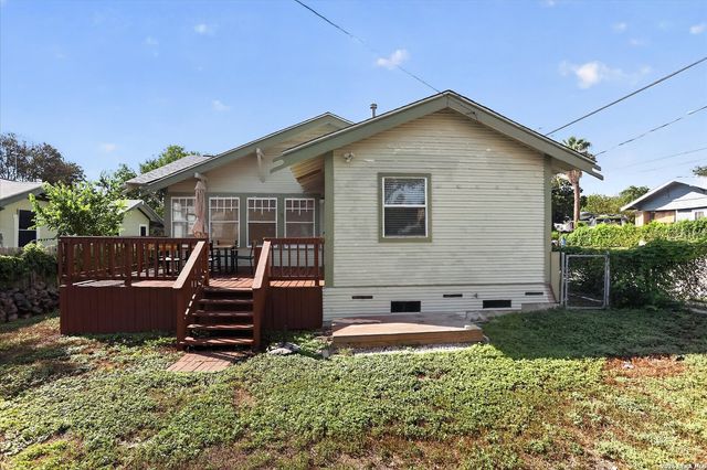 1039 W RUSSELL PL, San Antonio, TX 78212