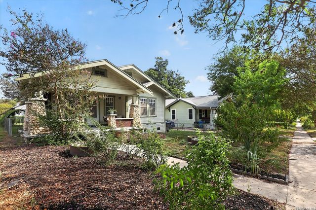 1039 W RUSSELL PL, San Antonio, TX 78212
