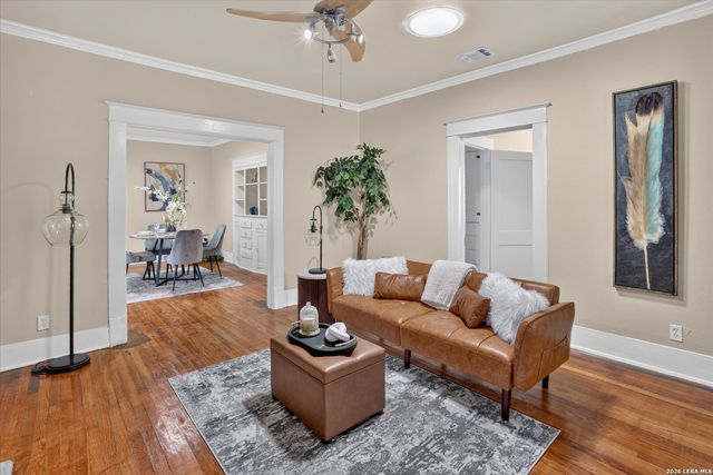 1039 W RUSSELL PL, San Antonio, TX 78212