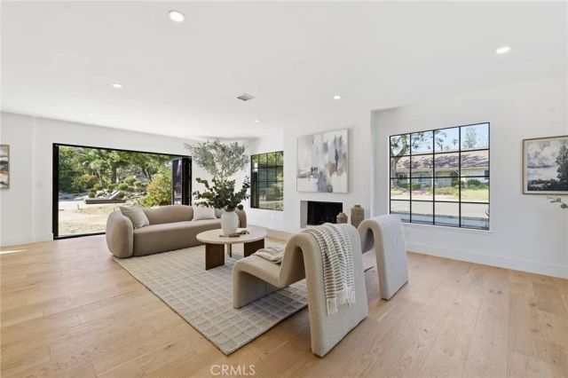 10345 Oso Avenue, Chatsworth, CA 91311