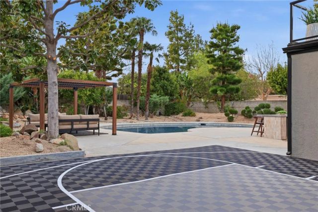 10345 Oso Avenue, Chatsworth, CA 91311