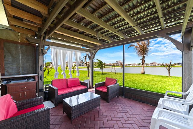 879 Bent Creek Drive, Fort Pierce, FL 34947