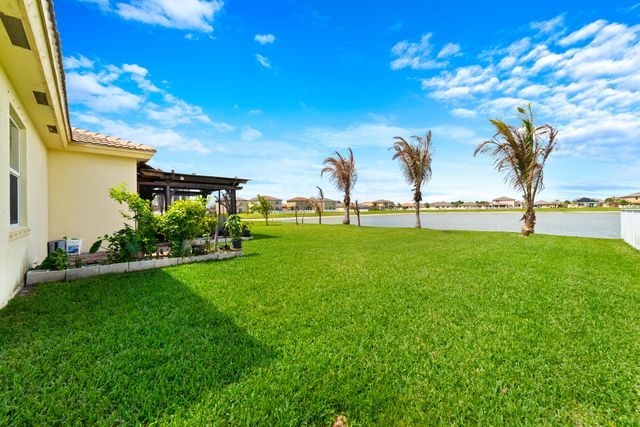 879 Bent Creek Drive, Fort Pierce, FL 34947