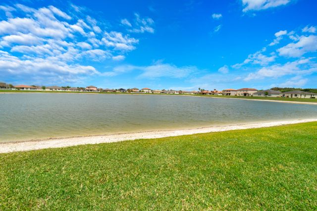 879 Bent Creek Drive, Fort Pierce, FL 34947