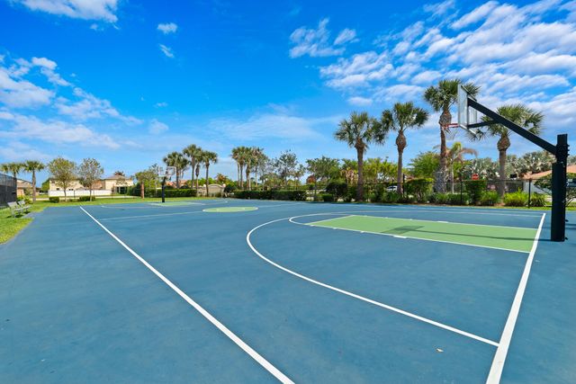 879 Bent Creek Drive, Fort Pierce, FL 34947