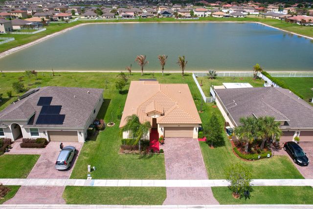 879 Bent Creek Drive, Fort Pierce, FL 34947