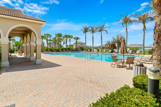 879 Bent Creek Drive, Fort Pierce, FL 34947