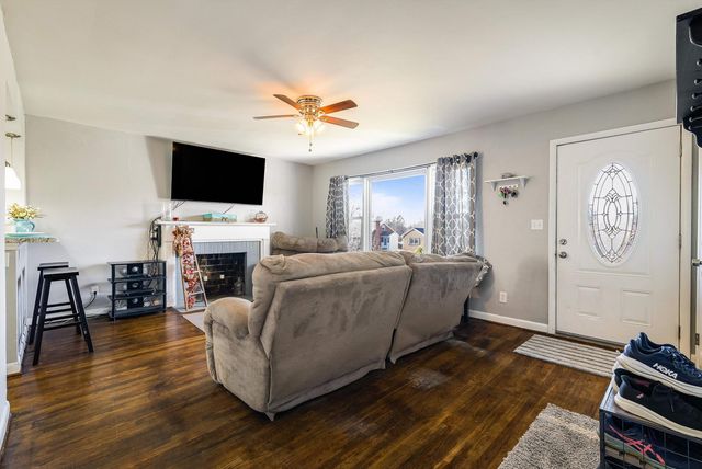 812 FLORENCE AVE, Waynesboro, VA 22980