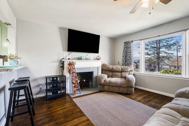 812 FLORENCE AVE, Waynesboro, VA 22980