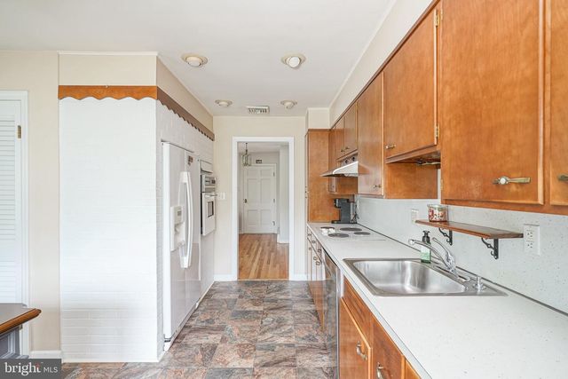 356 DEMOCRAT RD, Gibbstown, NJ 08027