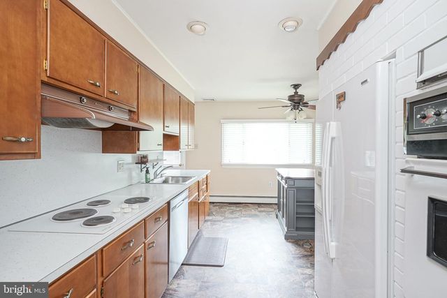 356 DEMOCRAT RD, Gibbstown, NJ 08027