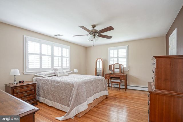 356 DEMOCRAT RD, Gibbstown, NJ 08027