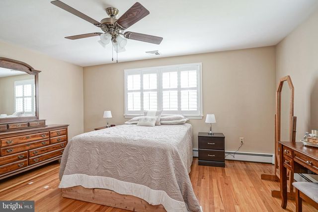 356 DEMOCRAT RD, Gibbstown, NJ 08027