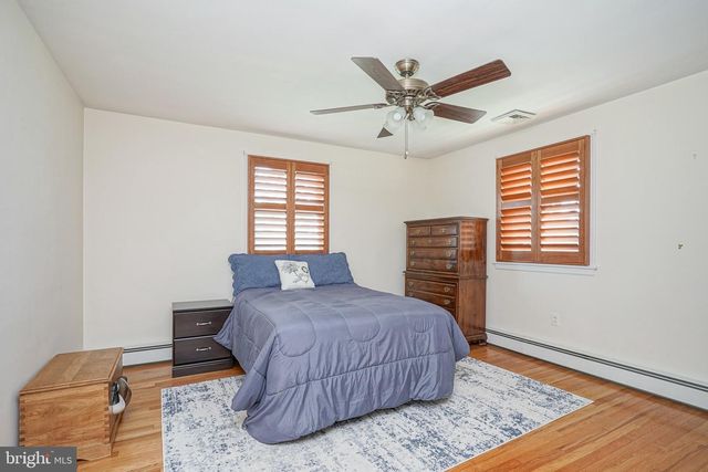 356 DEMOCRAT RD, Gibbstown, NJ 08027