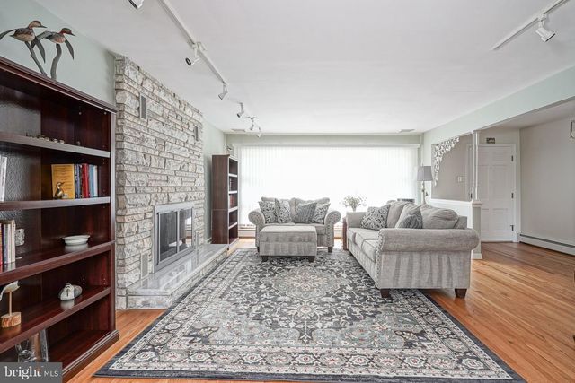 356 DEMOCRAT RD, Gibbstown, NJ 08027