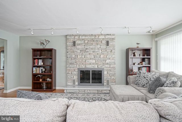 356 DEMOCRAT RD, Gibbstown, NJ 08027