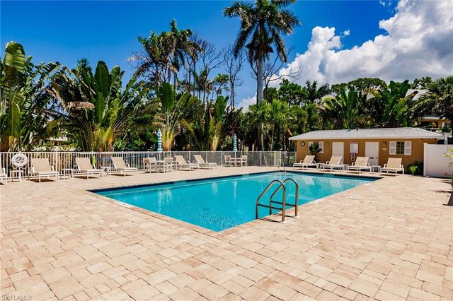 3032 Sandpiper Bay CIR G102, Naples, FL 34112