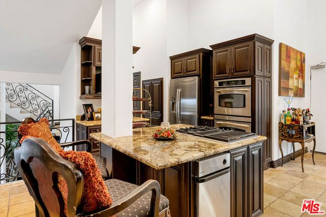 3030 Passmore Drive, Los Angeles, CA 90068