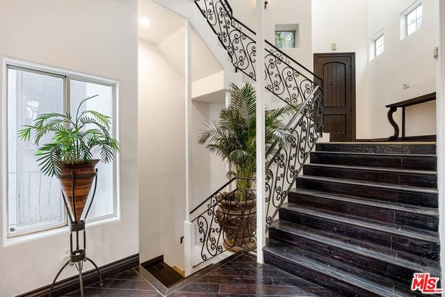 3030 Passmore Drive, Los Angeles, CA 90068