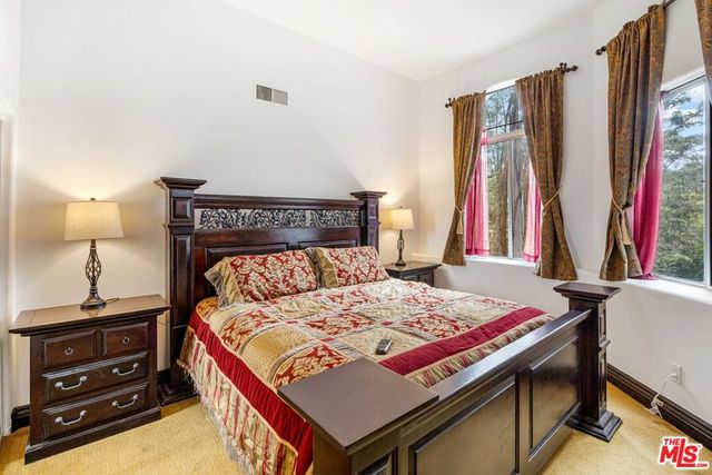 3030 Passmore Drive, Los Angeles, CA 90068