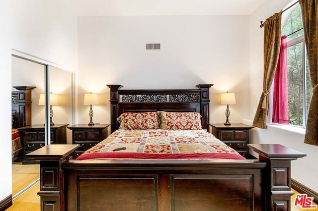 3030 Passmore Drive, Los Angeles, CA 90068