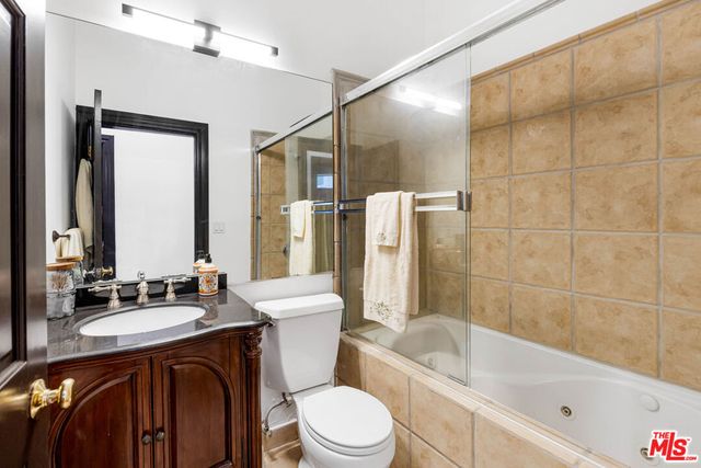 3030 Passmore Drive, Los Angeles, CA 90068