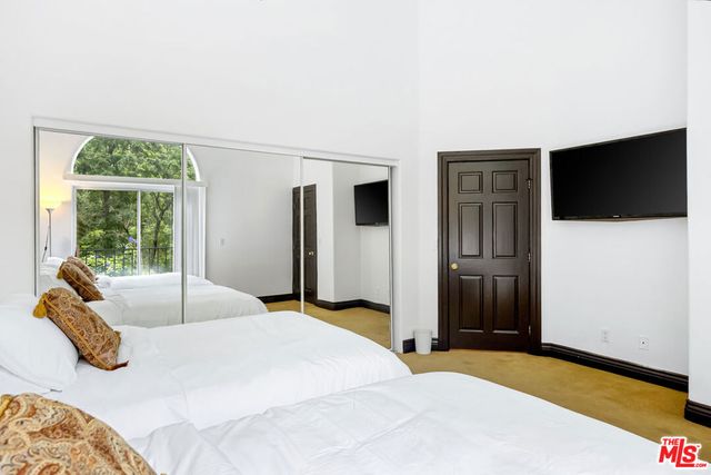 3030 Passmore Drive, Los Angeles, CA 90068