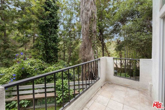3030 Passmore Drive, Los Angeles, CA 90068