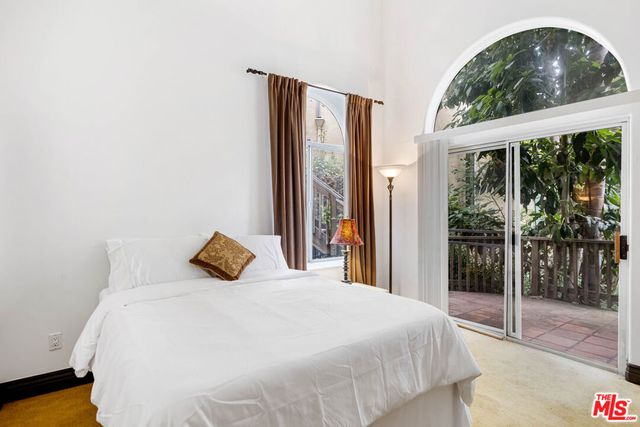 3030 Passmore Drive, Los Angeles, CA 90068
