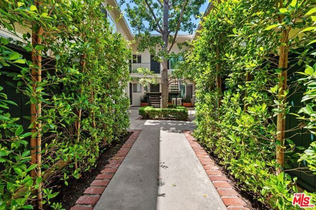 1831 Barry Avenue 3, Los Angeles, CA 90025