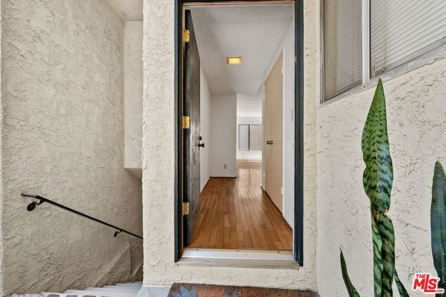 1831 Barry Avenue 3, Los Angeles, CA 90025