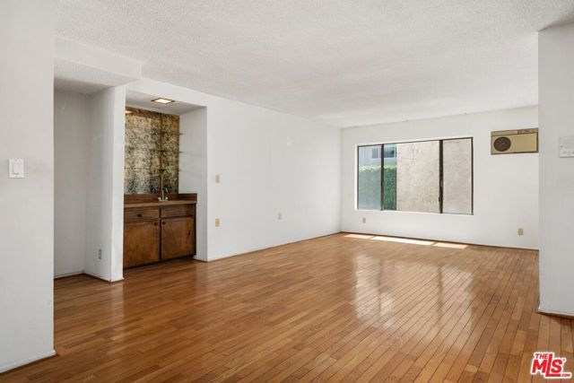 1831 Barry Avenue 3, Los Angeles, CA 90025